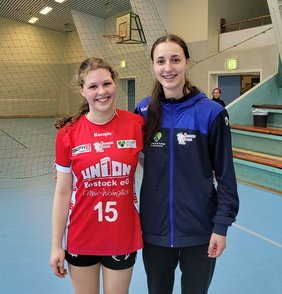 Charlize Tesch (l.), Lina Grösch