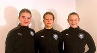 Sie feierten ersten Erfolg im deutschen U-16-Nationalteam – die RHC-Handballerinnen Pauline Schuck, Kiana Zidorn und Aida Mittag.
